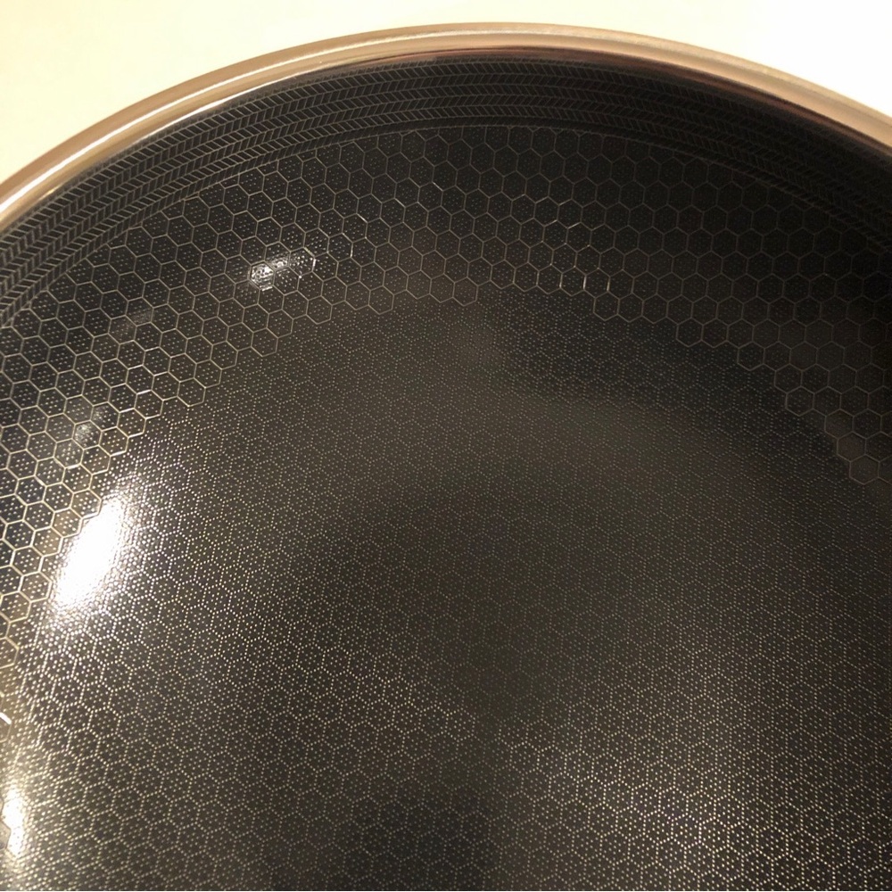 HexClad 12-Inch Wok Hybrid Nonstick Cookware Stay Cool Handle - Picture 3 of 9